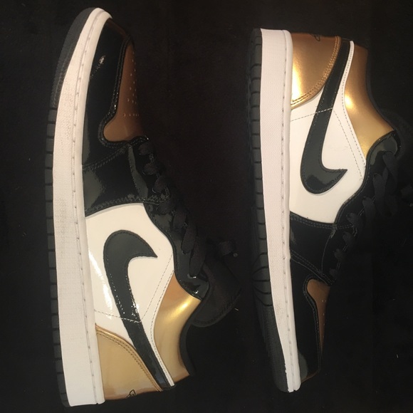 Jordan 1 low “gold toe” - Picture 2 of 6